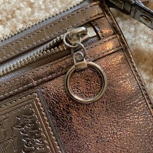 Authentic Coach Poppy